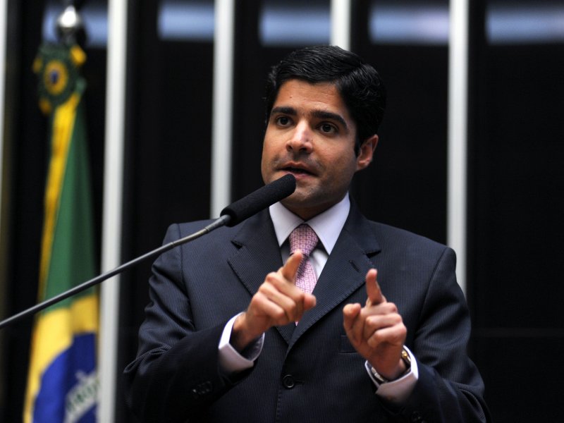 Campanha de Jerônimo aposta em 'vídeo da surra' no presidente para frear voto Lula-Neto