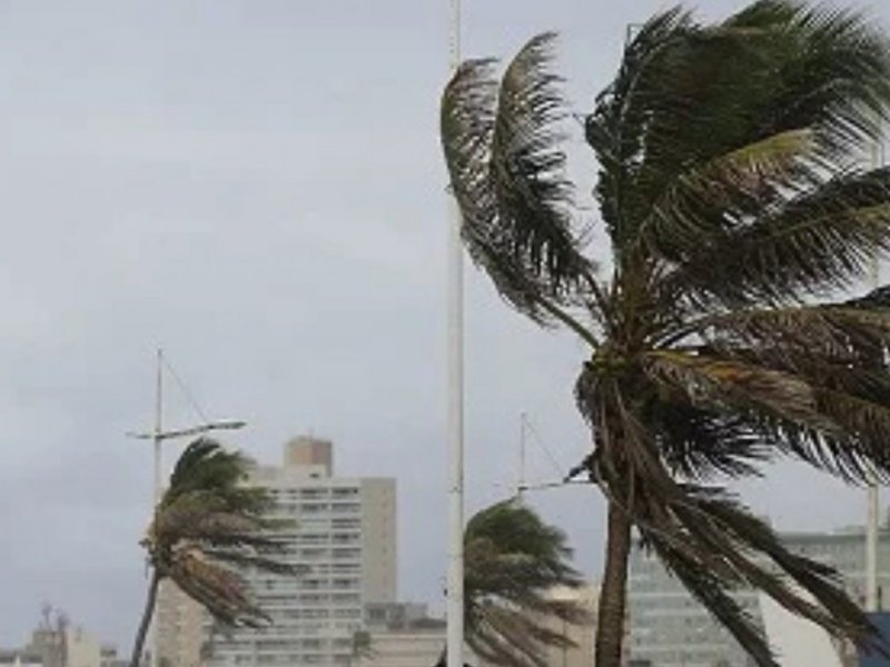 Salvador registra ventos fortes moderados de até 43 km/h nesta terça-feira