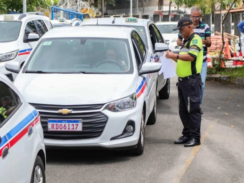 Vistoria de táxis em Salvador tem só 30% da frota regularizada; saiba como fazer