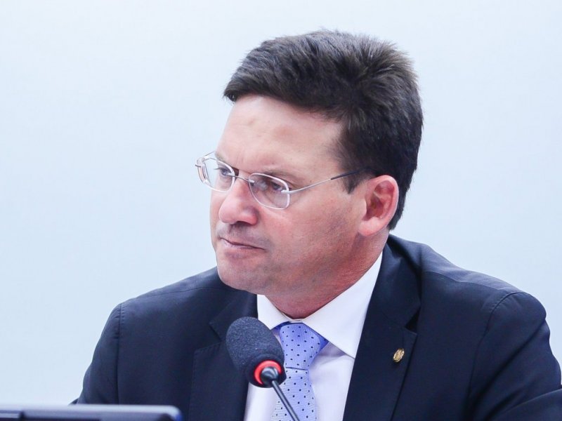 Sócio de João Roma fechou R$ 19,7 milhões em contratos com Banco Master