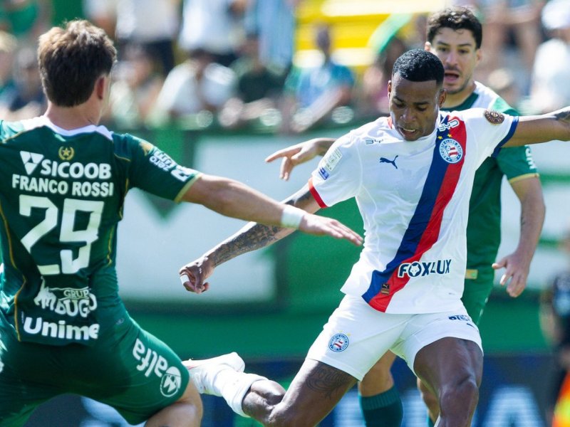 Bahia fica na frente por três vezes, mas cede o empate para a Chapecoense