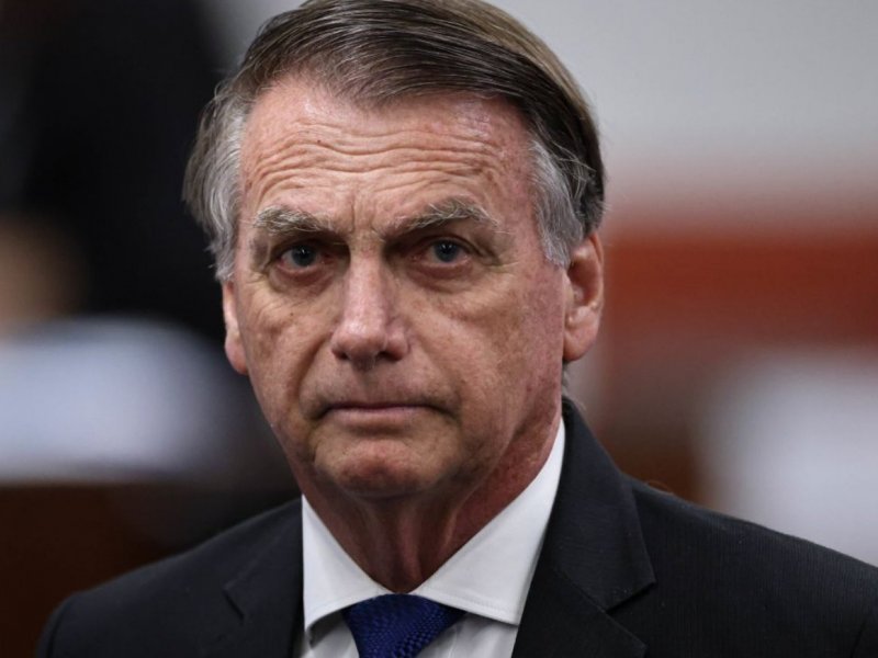 Moraes autoriza Bolsonaro a sair da prisão domiciliar para atendimento odontológico