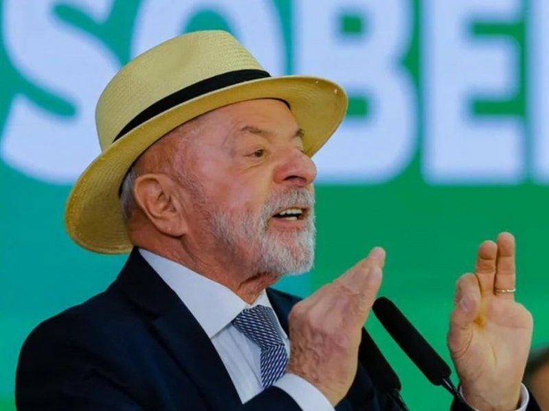 "Ninguém meterá o bedelho no Brasil", afirma Lula