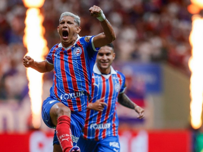 Pulga marca duas vezes, Bahia sofre, mas vence o Inter de virada e volta ao G-5