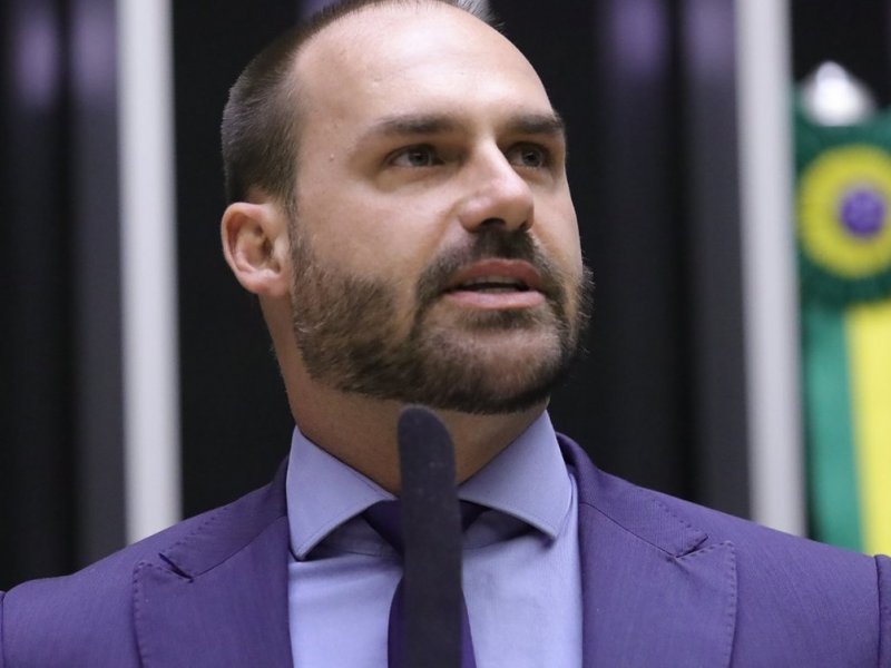 Recurso contra condenação de Eduardo Bolsonaro será julgado em setembro, decide Moraes