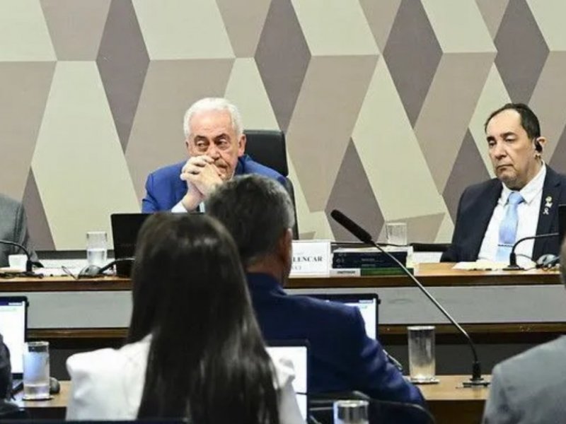 CCJ do Senado aprova fim da escala 6x1; PEC segue para o plenário da Casa
