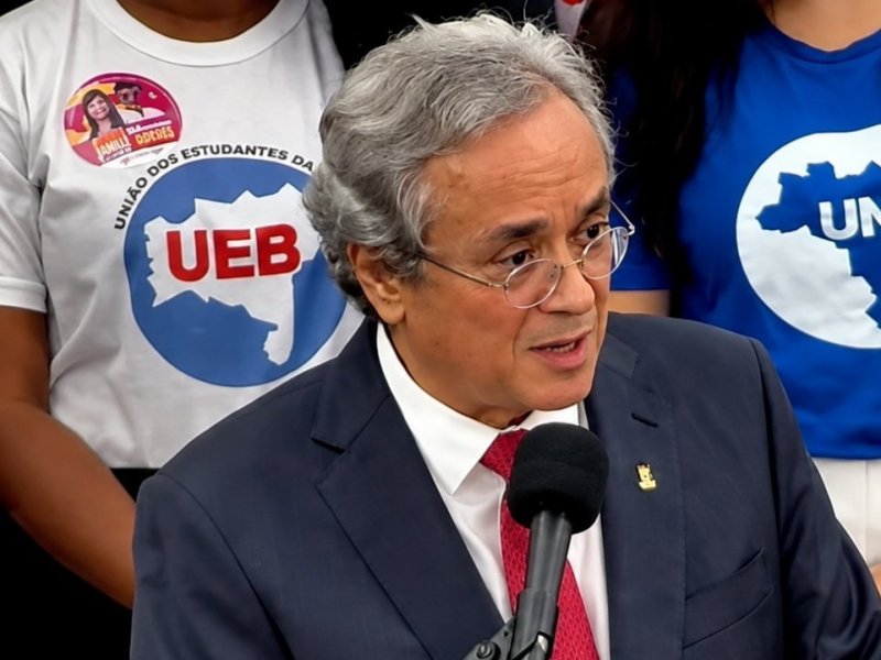 Em discurso de posse, João Carlos Salles defende autonomia da Ufba contra pressões políticas