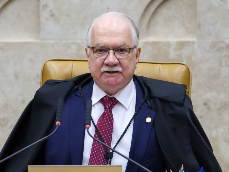Fachin se reúne com ministros após afastamento de Andrei e avalia assumir casos Master e INSS