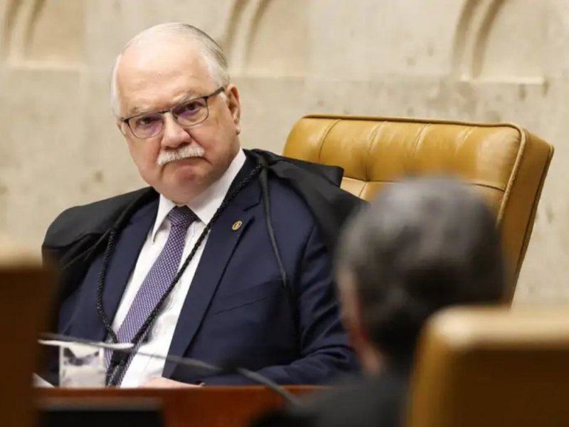 Fachin mantém investigação sobre Moraes no STF e deixa apuração contra Mendonça de fora