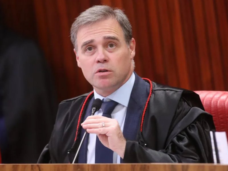 Mendonça retira sigilo de investigação sobre rede de pagamentos de Vorcaro e Master
