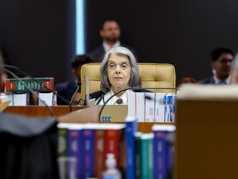 Cármen Lúcia fortalece Fachin e expõe divisão no STF