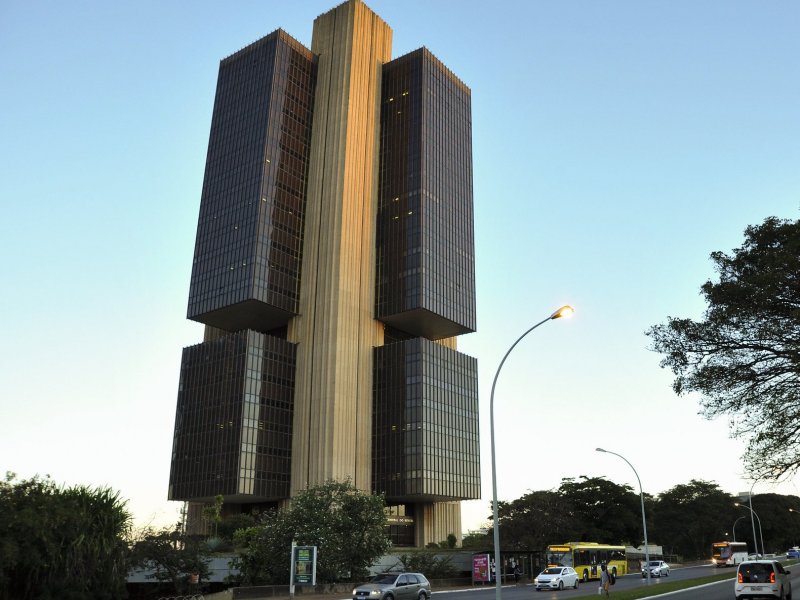 BC reduz Selic pela quinta vez seguida, e juros caem para 13,75%