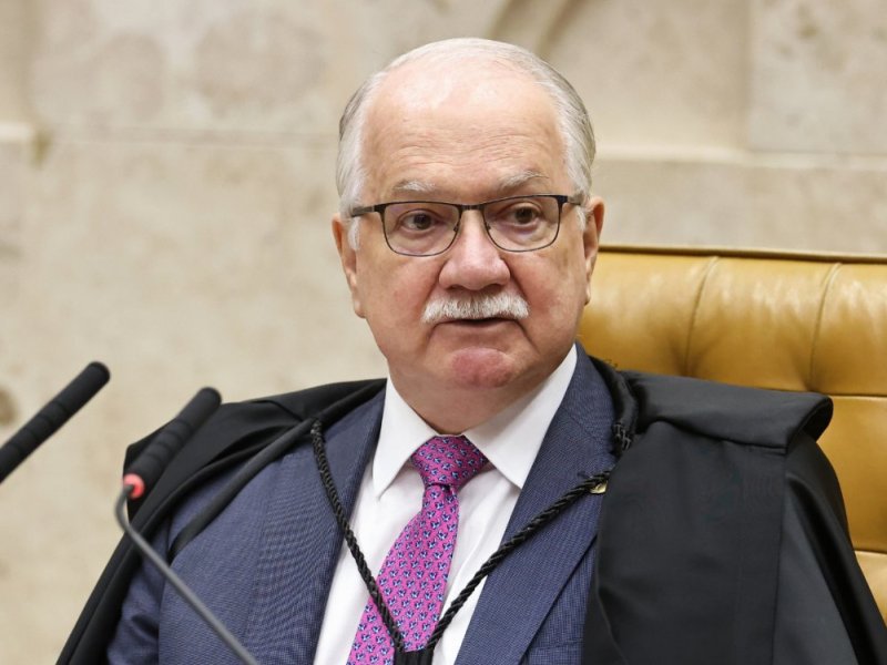 Fachin retira de pauta julgamento sobre atuação de Mendonça marcado para 23 de setembro