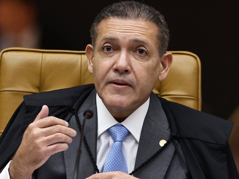 Kassio Nunes Marques pede à PF acesso à íntegra de dados do celular de Vorcaro