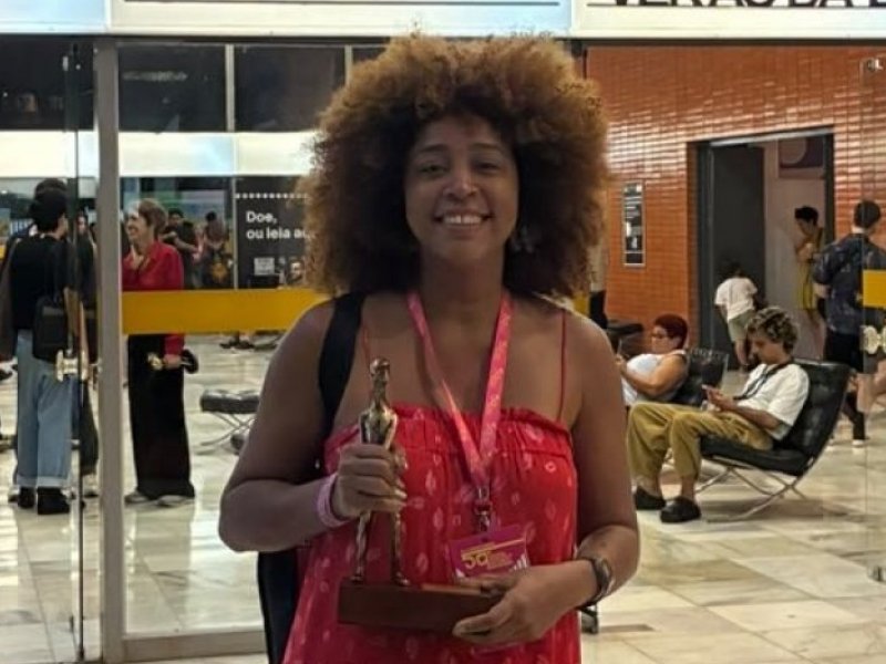 Cineasta baiana vence Festival de Brasília com filme sobre o Bando de Teatro Olodum