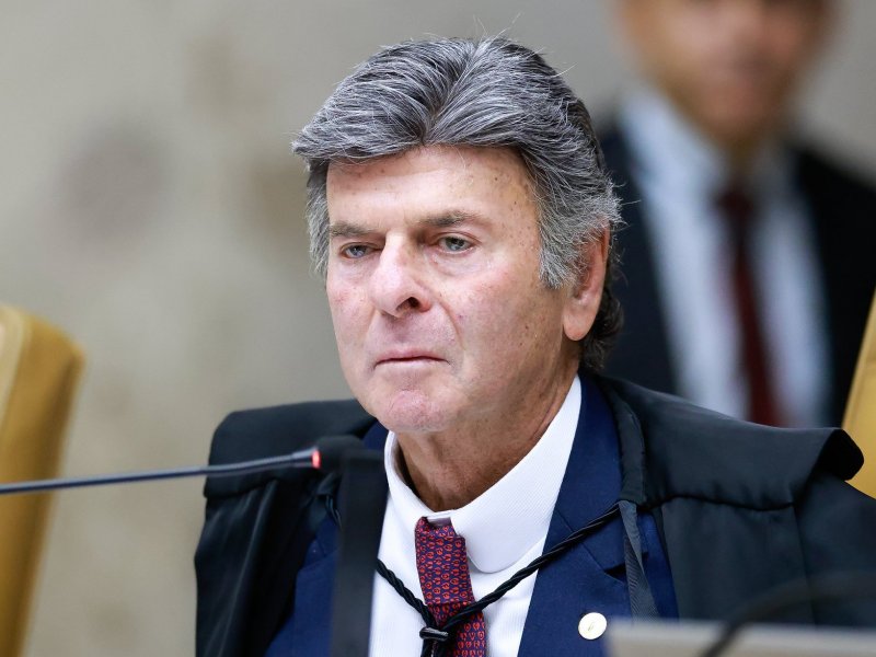 Fux dá dez dias para Alcolumbre entregar registros de Vorcaro e esposa de Moraes