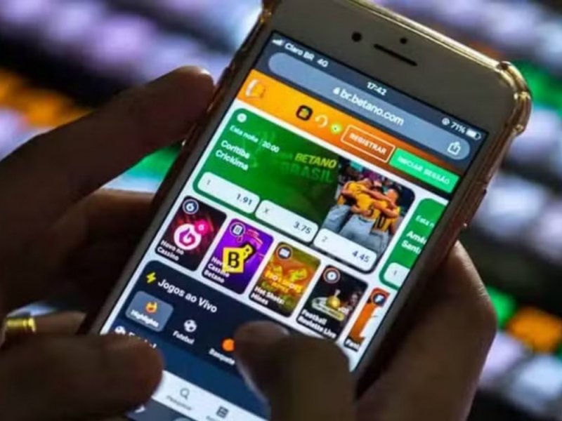 Transações em Pix registram queda de 10% após proibição das bets, diz BC