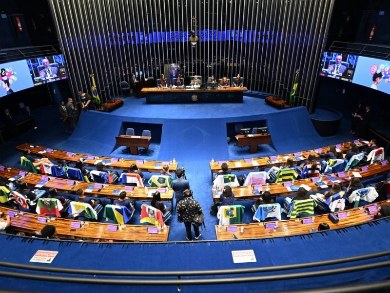 Dois terços do Senado serão renovados neste domingo; veja candidatos na Bahia