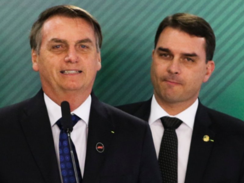 Moraes libera visitas de Flávio Bolsonaro ao pai após suspensão de 90 dias