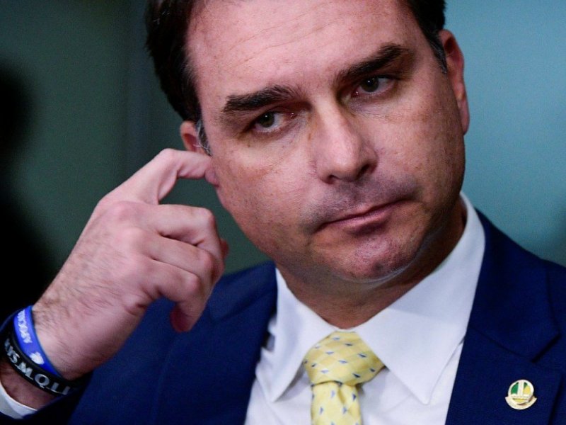 ONU vai julgar ligações de Flávio Bolsonaro com milícias do Rio de Janeiro, revela ICL