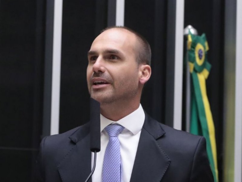 Eduardo Bolsonaro defende envio de tropas dos EUA ao Brasil se Flávio perder