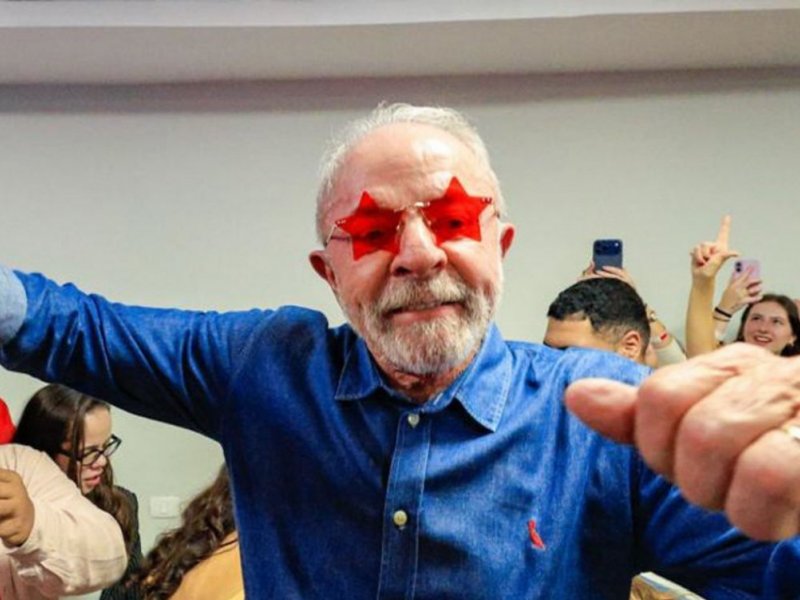Lula se emociona ao agradecer apoio dos eleitores: “Vamos mudar o jeito de governar esse país”