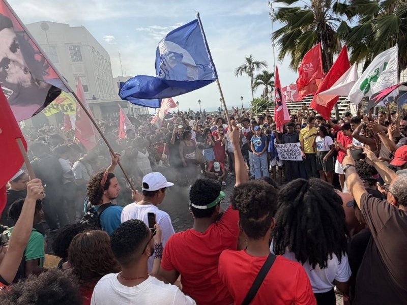 Estudantes protestam contra Bruno Reis após crise do transporte nas eleições