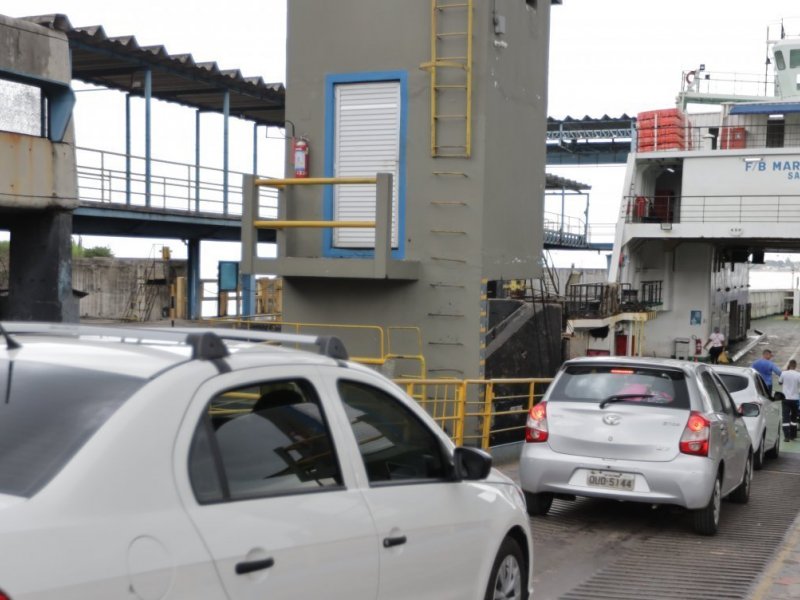 Feriadão: ferry-boat registra fila com até 3 horas de espera em Salvador