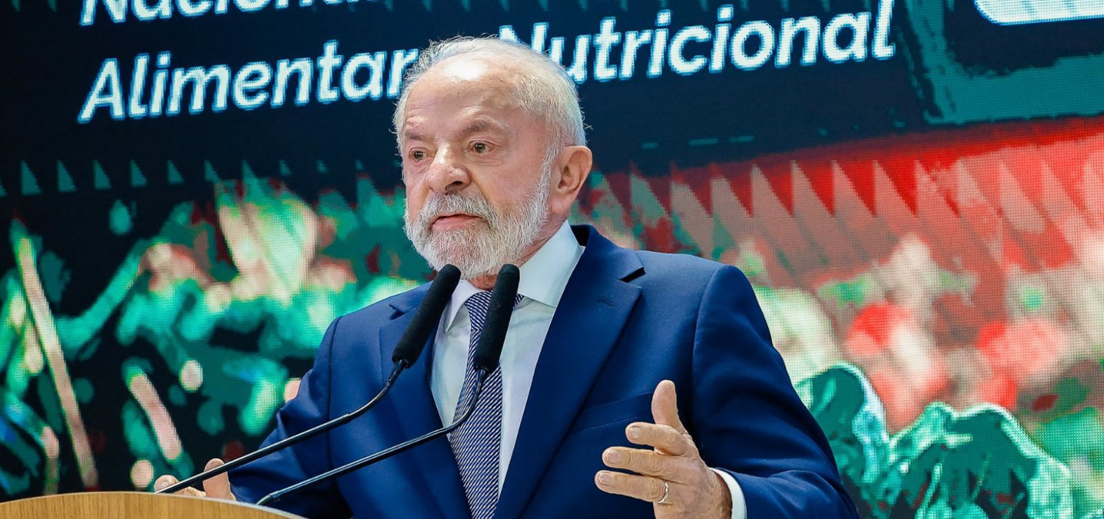 Lula diz que não vai se humilhar para Trump e busca reação do Brics às tarifas