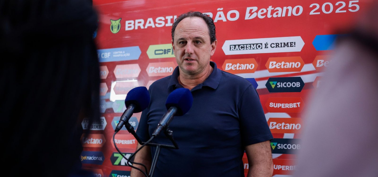 Ceni valoriza empate, mas critica defesa do Bahia: Sofremos gol muito fácil