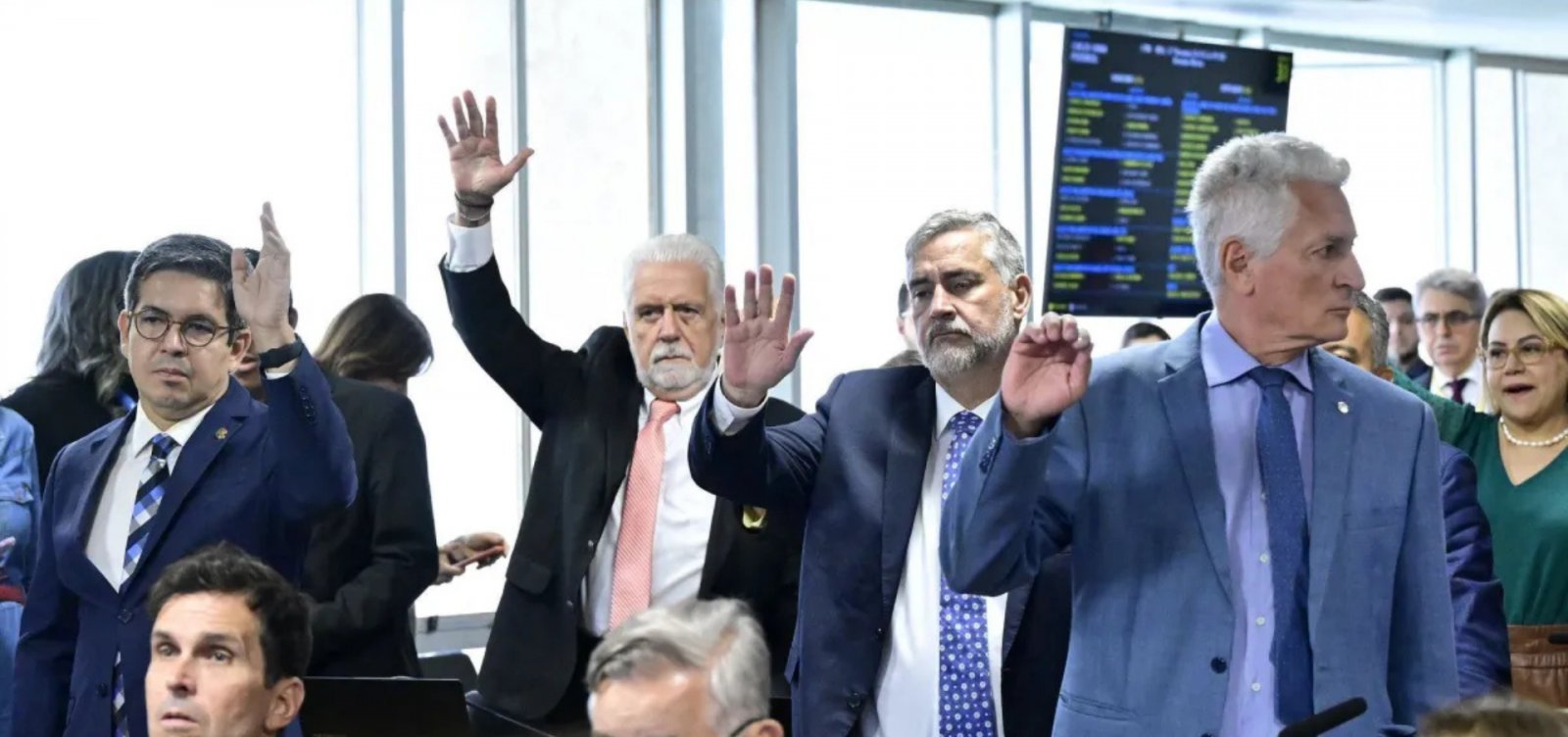 Governistas contestam votação da CPMI do INSS e acusam presidente da comissão de erro na contagem de votos