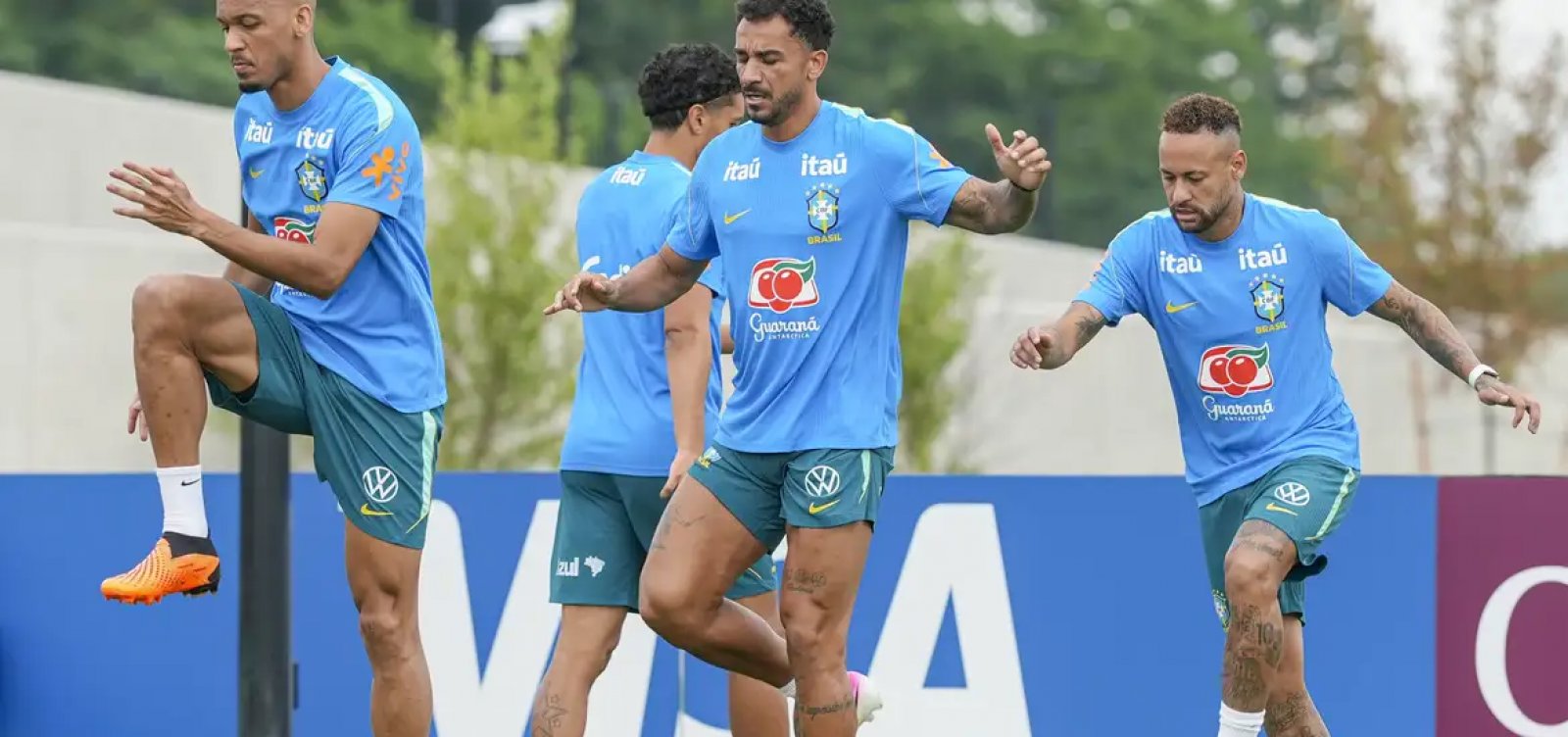 Seleção brasileira embarca para Houston e faz penúltimo treino antes do mata-mata da Copa