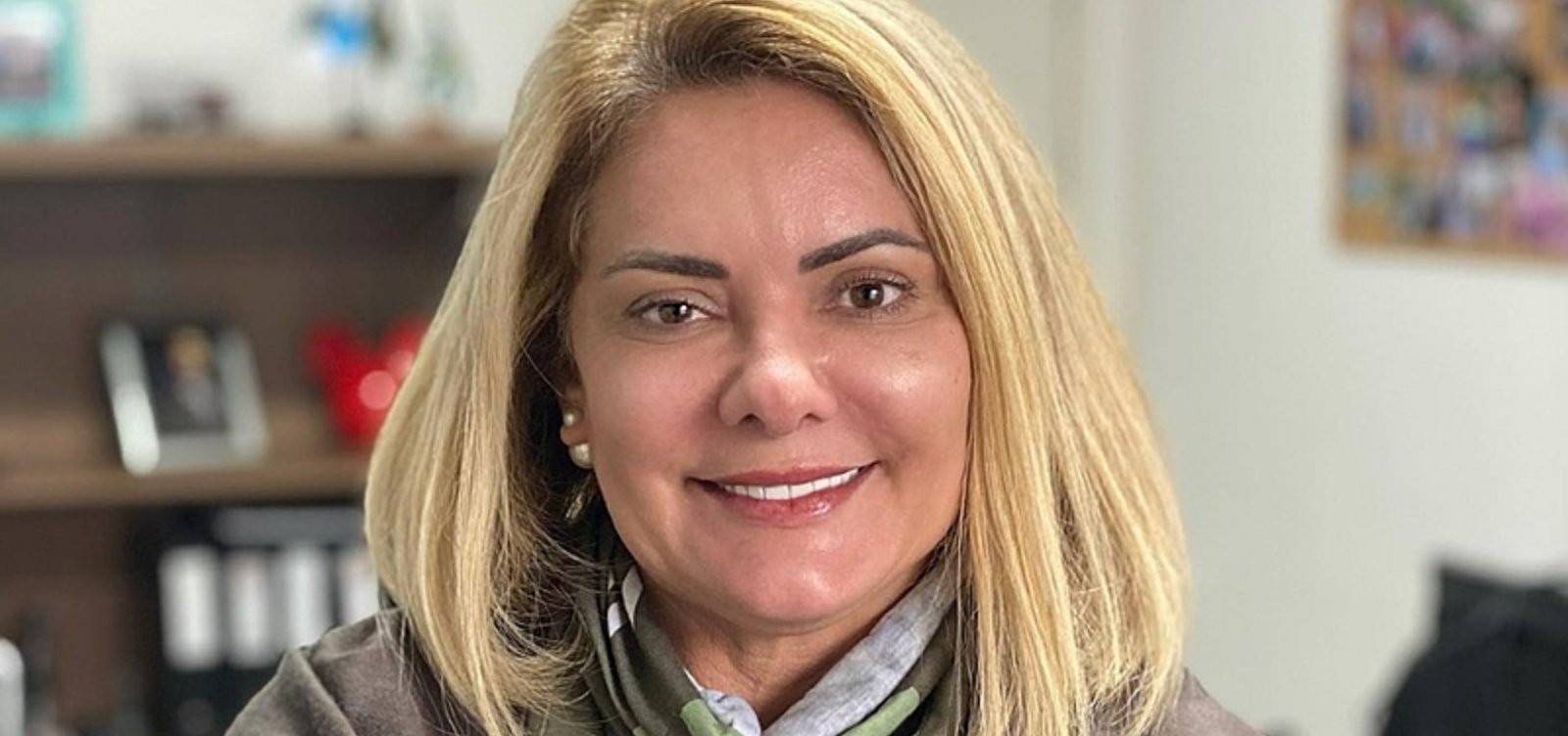 Justiça bloqueia R$ 227 mil de ex-mulher de Bolsonaro por irregularidades em campanha