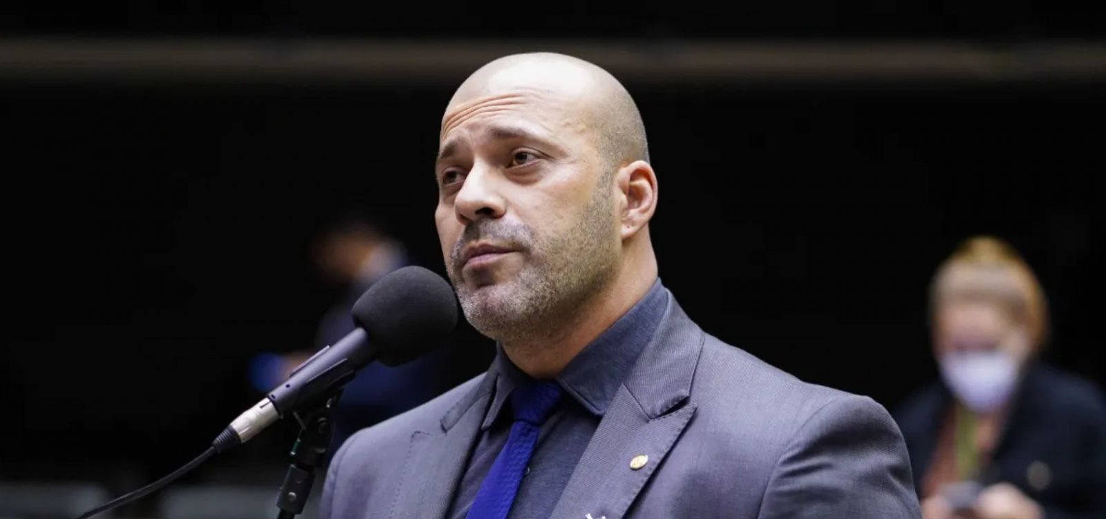 Moraes dá 48 horas para Daniel Silveira explicar vídeo de apoio a Carlos Portinho