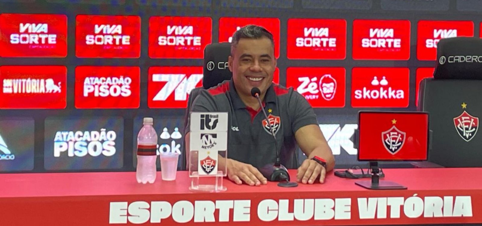 Jair Ventura prega respeito ao Botafogo e elogia atuação do Vitória: Placar não condiz
