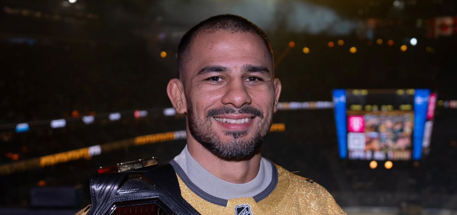 Brasileiro, Alexandre Pantoja pode voltar a ser campeão mundial do UFC neste sábado