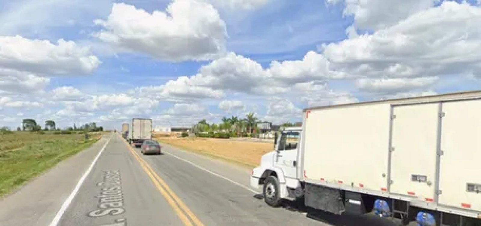 Engavetamento entre quatro carretas deixa uma pessoa morta na BR-116, na Bahia