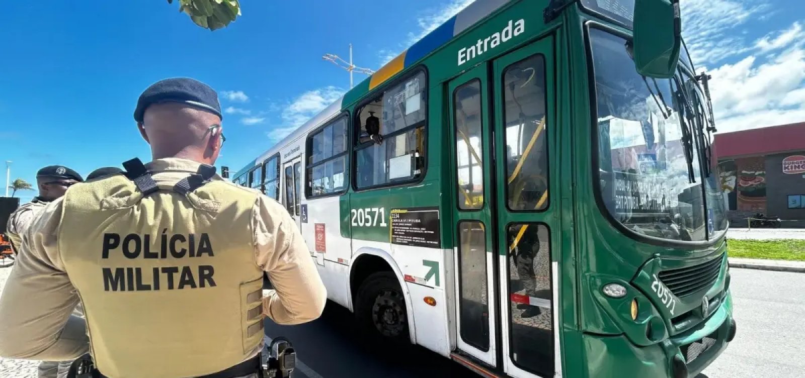 Roubos em ônibus caem 68,2% na Bahia entre janeiro e setembro de 2026