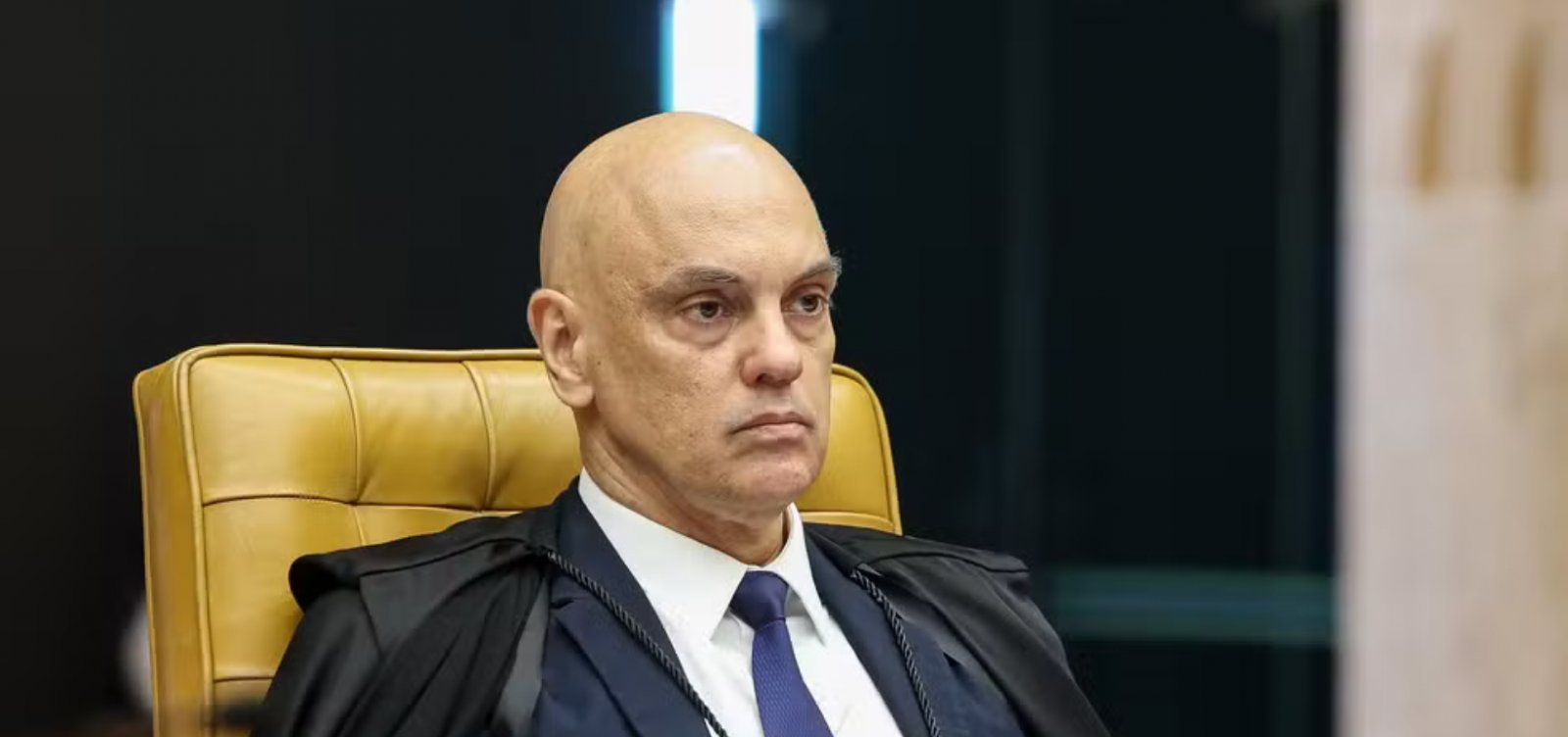 Moraes diz que proibição de Flávio Bolsonaro deixar o Brasil era consequência de ordem sobre passaportes