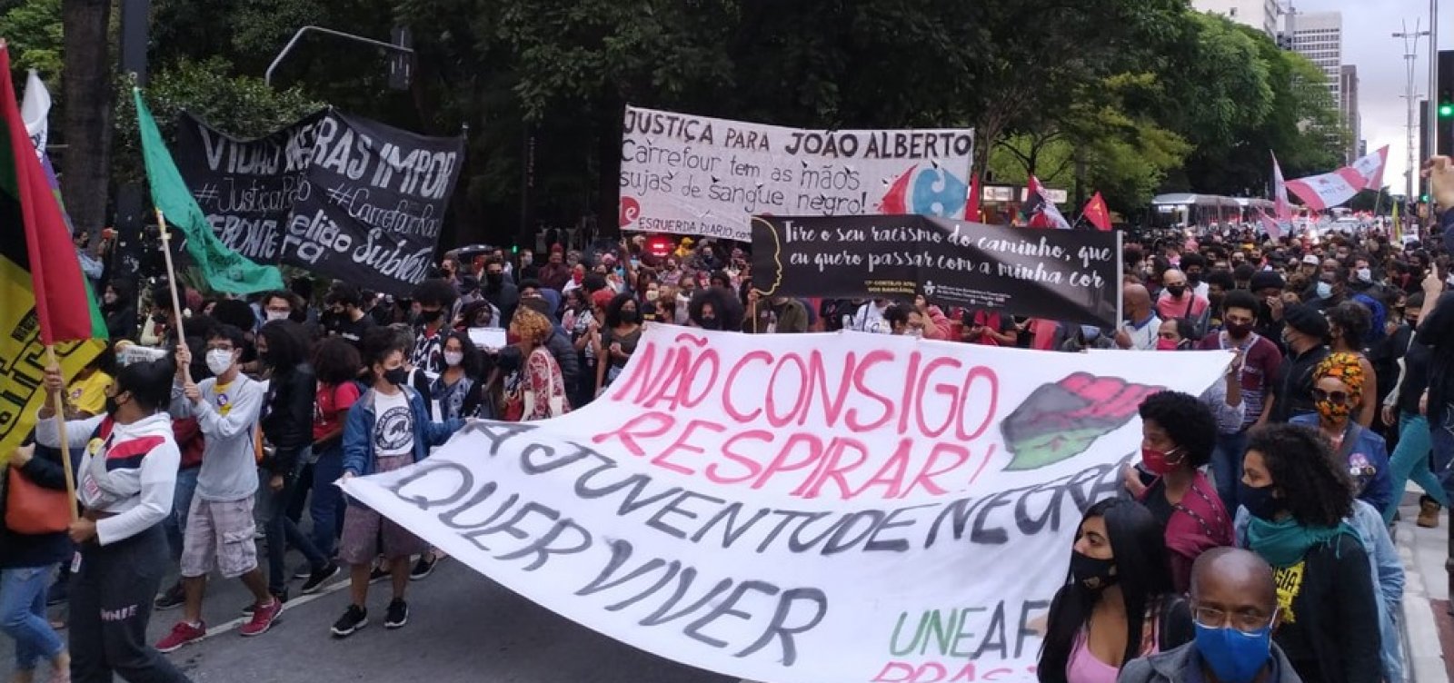 Morte de João Alberto em Porto Alegre provoca protestos pelo país contra o racismo