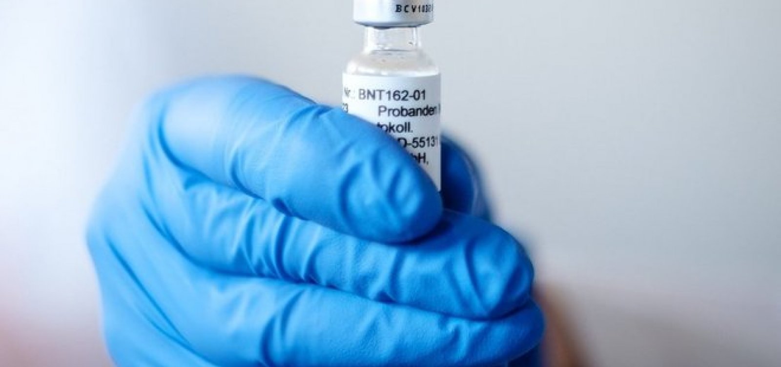 Covid-19: Pfizer estuda a possibilidade de fabricar uma vacina em pó