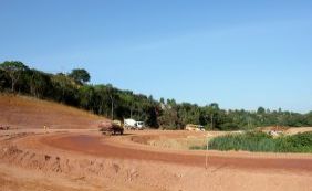 Metade das obras está concluída na via de acesso entre Cajazeiras e BR-324 