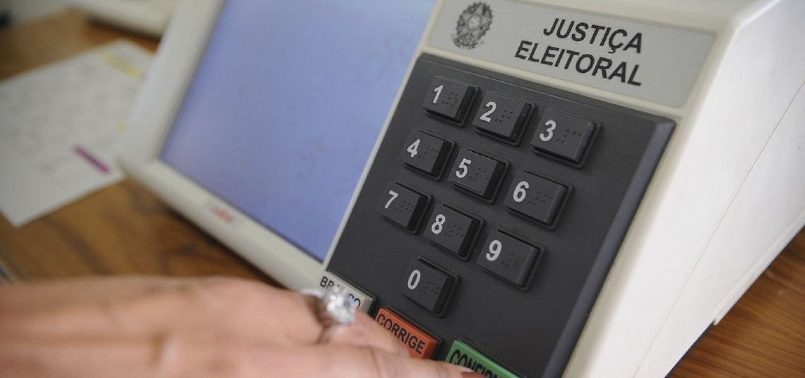 TSE: beneficiários do auxílio emergencial doaram mais de R$ 54,5 milhões para campanha