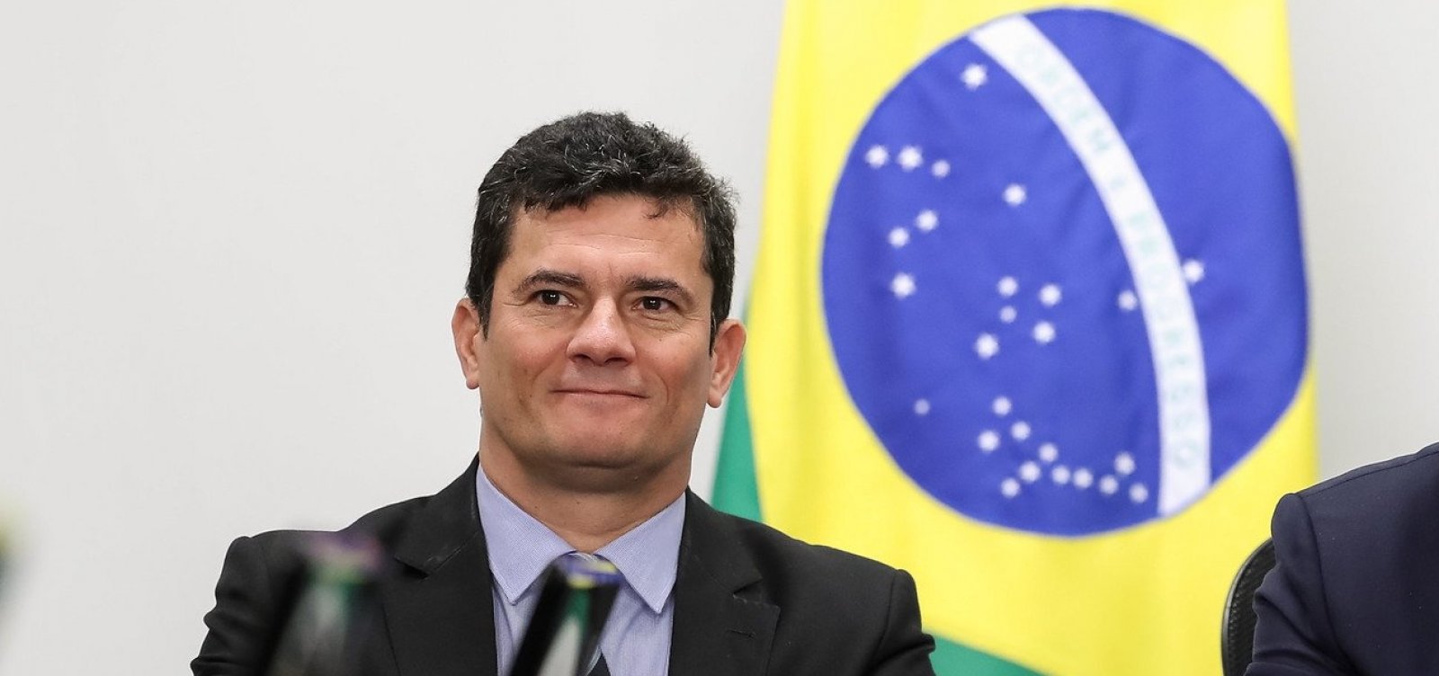Moro diz à PF que foi alvo de ataques do 'gabinete do ódio' e cita ligação de Carlos Bolsonaro com o grupo