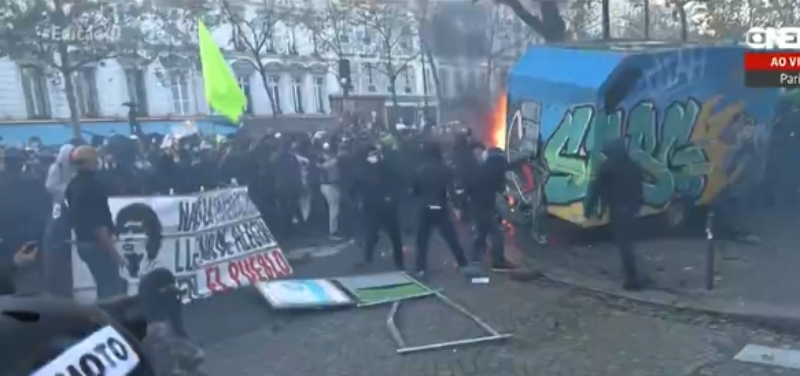 França: milhares protestam contra lei de segurança aprovada semana passada no país