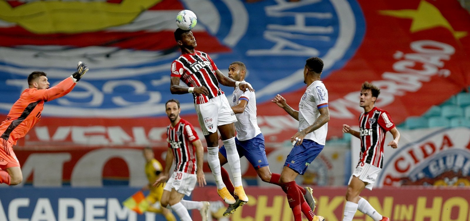 Bahia é dominado pelo São Paulo e perde por 3 a 1 na Fonte Nova