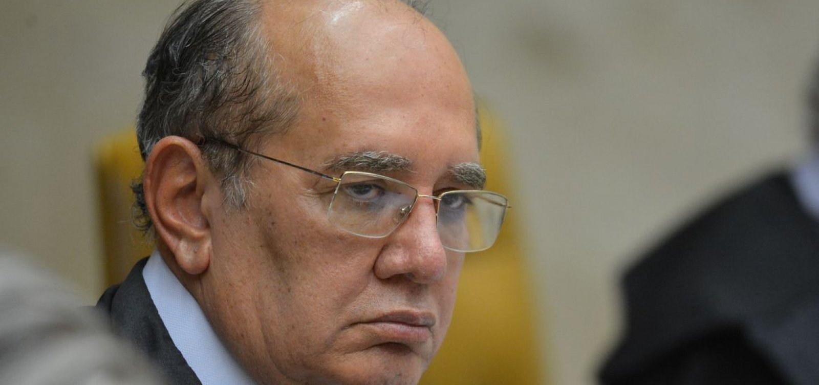 Gilmar Mendes adia julgamento de habeas corpus que colocou Queiroz em prisão domiciliar