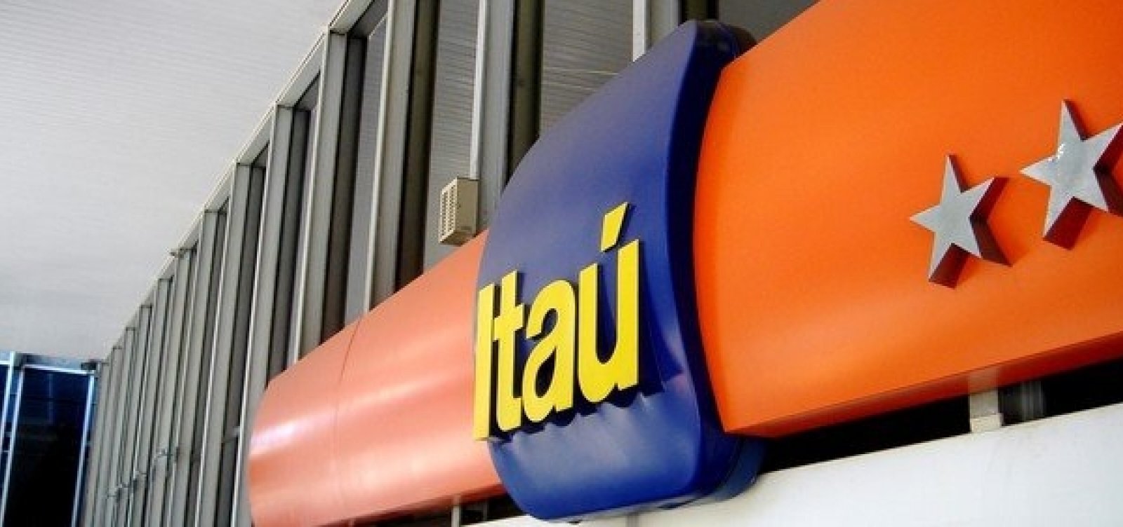 MP-BA acusa banco Itaú de oferta enganosa e cobrança abusiva contra consumidores