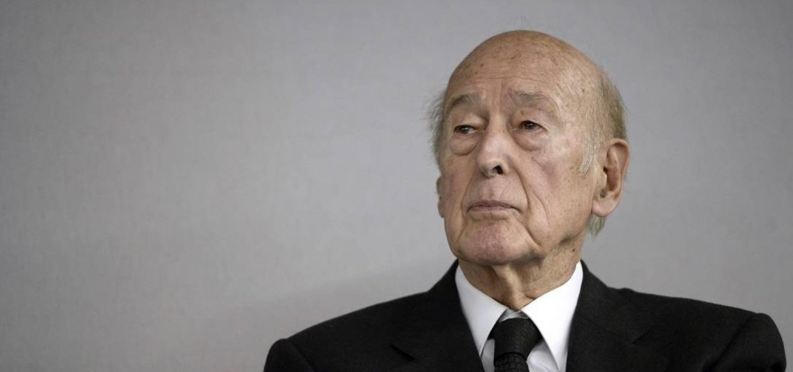 Aos 94 anos, ex-presidente da França Valéry Giscard d'Estaing morre de Covid-19