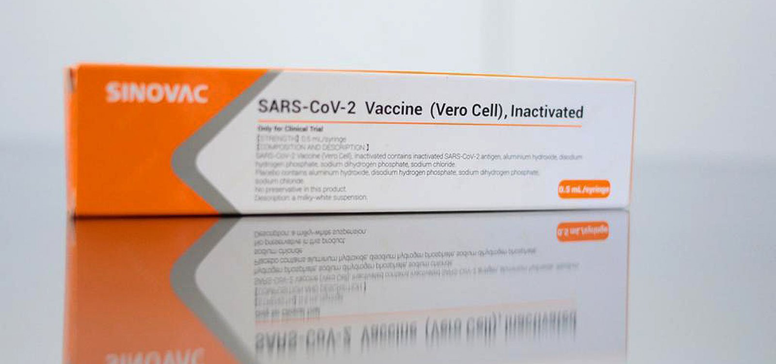 CoronaVac deve estar disponível para vacinação em janeiro de 2021, diz diretor do Butantan